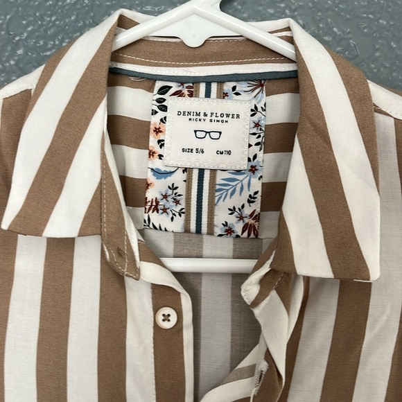 || Denim and Flower by Ricky Singh ||  NWT button down - Picture 3 of 11